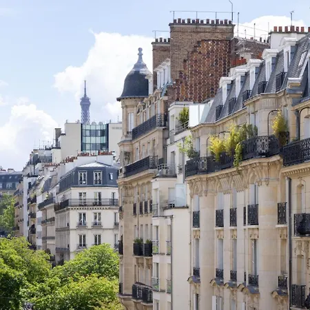Le 46 Hotell 3*